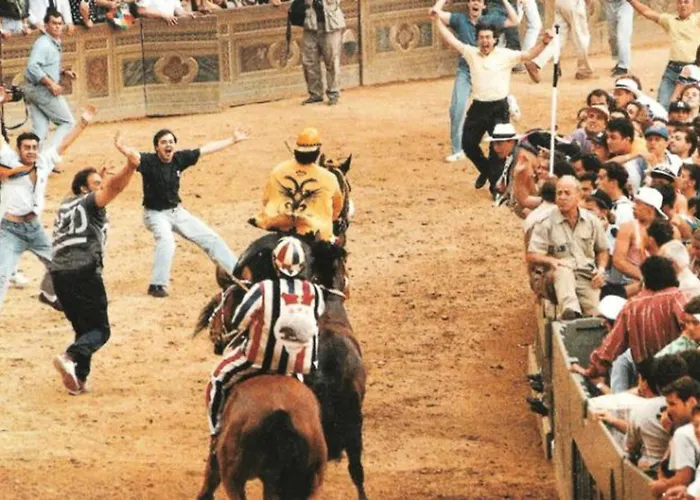 Casale Collecchio Apartamento Siena